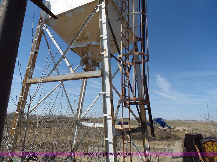 image for item J1678 Cement powder silo