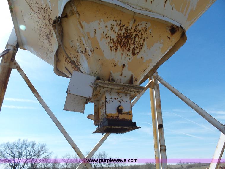 image for item J1678 Cement powder silo