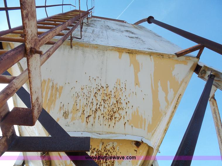 image for item J1678 Cement powder silo