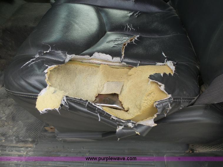 image for item J4170 2005 Chevrolet Silverado 2500HD Crew Cab pickup truck