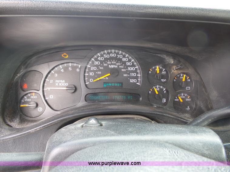 image for item J4170 2005 Chevrolet Silverado 2500HD Crew Cab pickup truck