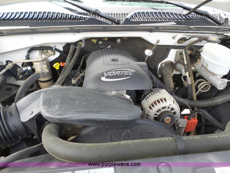 image for item J4170 2005 Chevrolet Silverado 2500HD Crew Cab pickup truck