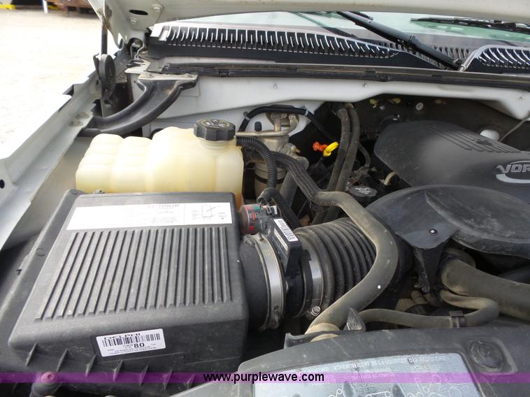 image for item J4170 2005 Chevrolet Silverado 2500HD Crew Cab pickup truck