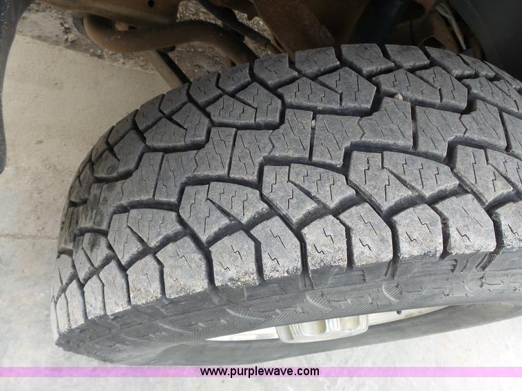 image for item J4170 2005 Chevrolet Silverado 2500HD Crew Cab pickup truck