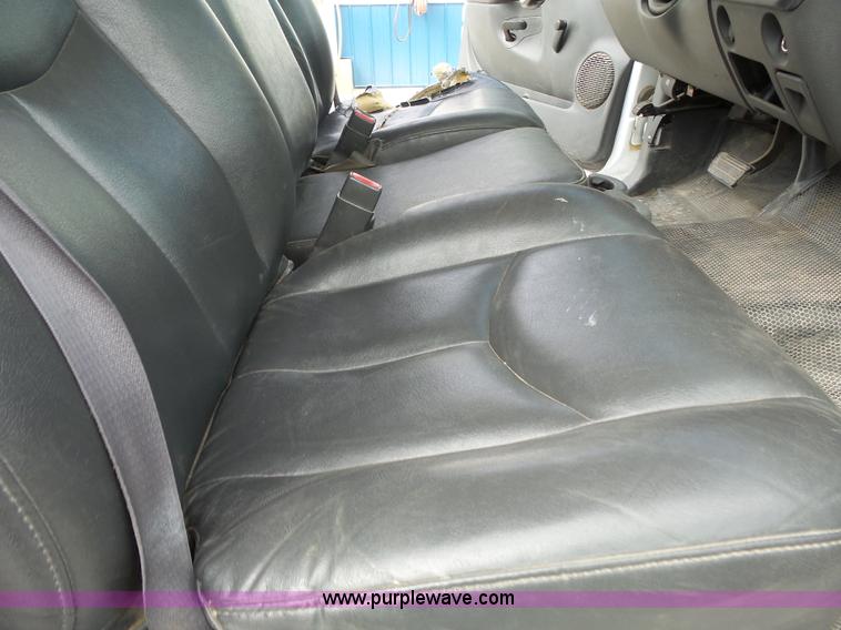 image for item J4170 2005 Chevrolet Silverado 2500HD Crew Cab pickup truck