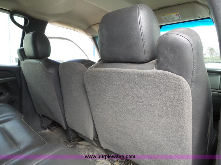 image for item J4170 2005 Chevrolet Silverado 2500HD Crew Cab pickup truck