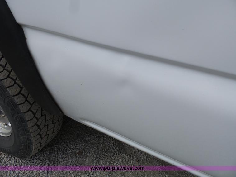 image for item J4170 2005 Chevrolet Silverado 2500HD Crew Cab pickup truck