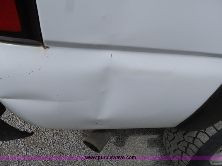 image for item J4170 2005 Chevrolet Silverado 2500HD Crew Cab pickup truck