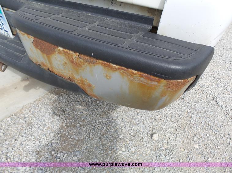 image for item J4170 2005 Chevrolet Silverado 2500HD Crew Cab pickup truck