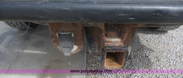 image for item J4170 2005 Chevrolet Silverado 2500HD Crew Cab pickup truck