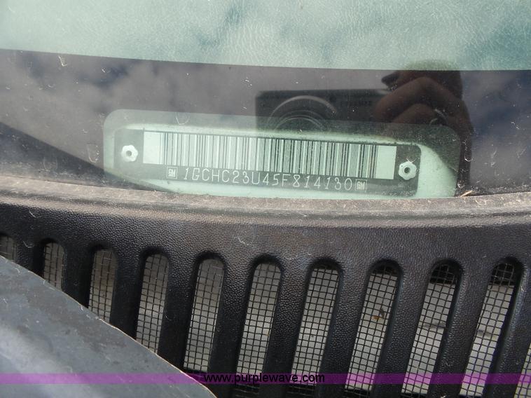 image for item J4170 2005 Chevrolet Silverado 2500HD Crew Cab pickup truck