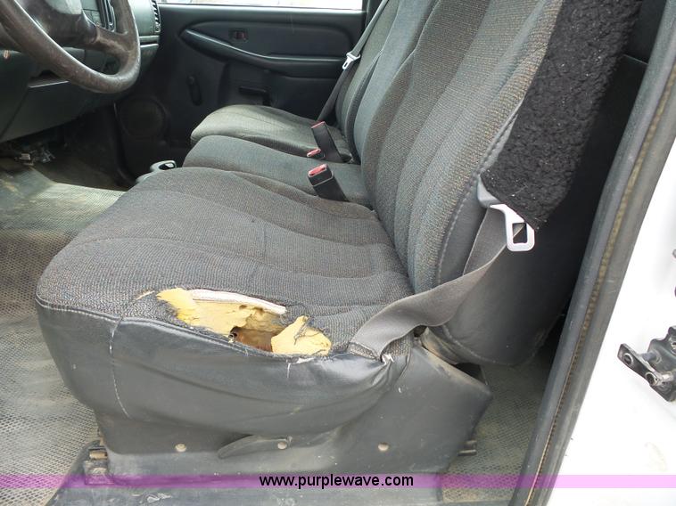 image for item J4171 2001 Chevrolet Silverado 2500HD Ext. Cab pickup truck