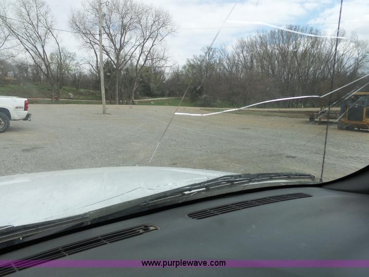 image for item J4171 2001 Chevrolet Silverado 2500HD Ext. Cab pickup truck