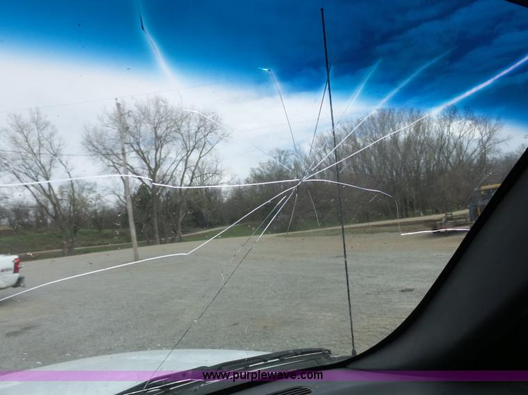 image for item J4171 2001 Chevrolet Silverado 2500HD Ext. Cab pickup truck