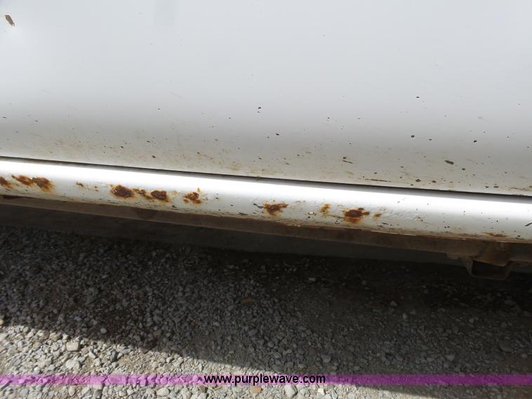 image for item J4171 2001 Chevrolet Silverado 2500HD Ext. Cab pickup truck