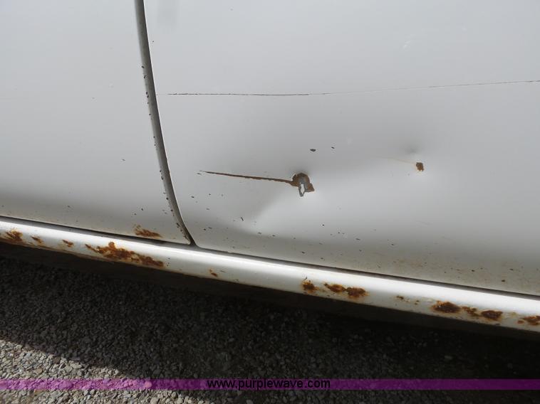 image for item J4171 2001 Chevrolet Silverado 2500HD Ext. Cab pickup truck