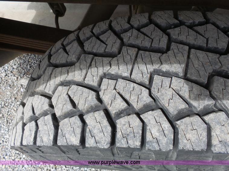 image for item J4171 2001 Chevrolet Silverado 2500HD Ext. Cab pickup truck