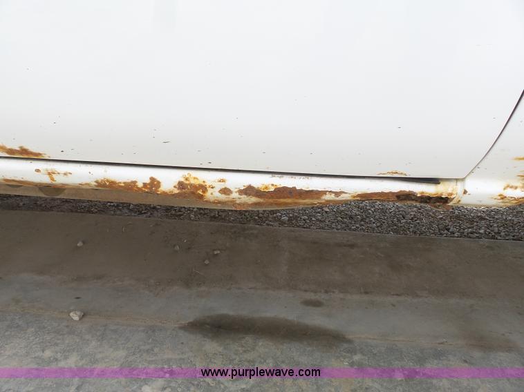 image for item J4171 2001 Chevrolet Silverado 2500HD Ext. Cab pickup truck