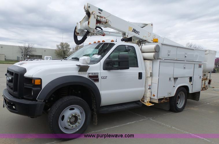 image for item J4198 2008 Ford F550 Super Duty bucket truck