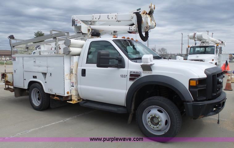 image for item J4198 2008 Ford F550 Super Duty bucket truck