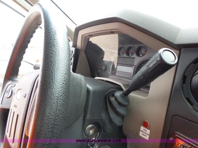 image for item J4198 2008 Ford F550 Super Duty bucket truck
