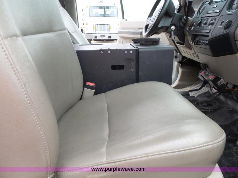 image for item J4198 2008 Ford F550 Super Duty bucket truck