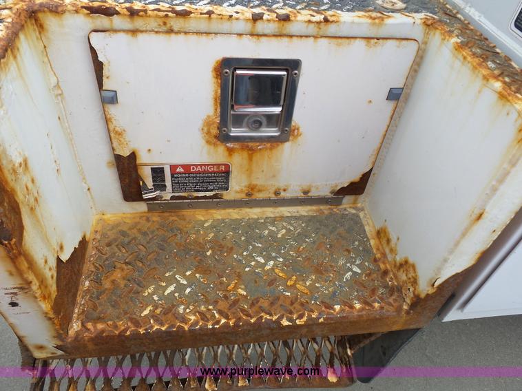 image for item J4198 2008 Ford F550 Super Duty bucket truck