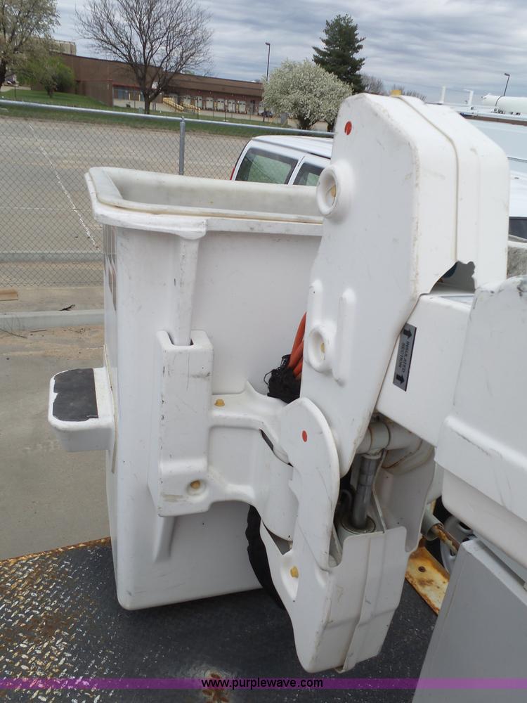 image for item J4198 2008 Ford F550 Super Duty bucket truck