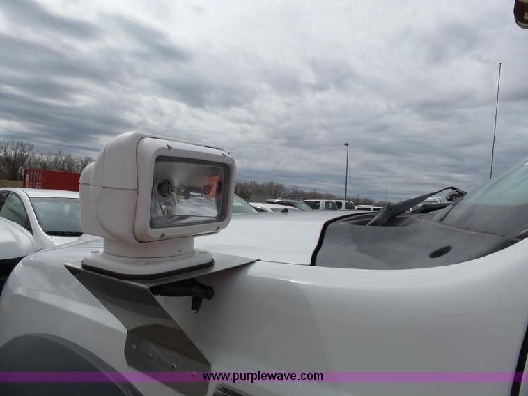 image for item J4198 2008 Ford F550 Super Duty bucket truck
