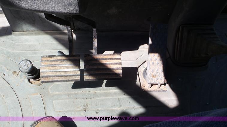 image for item J6122 2006 Caterpillar 420D backhoe