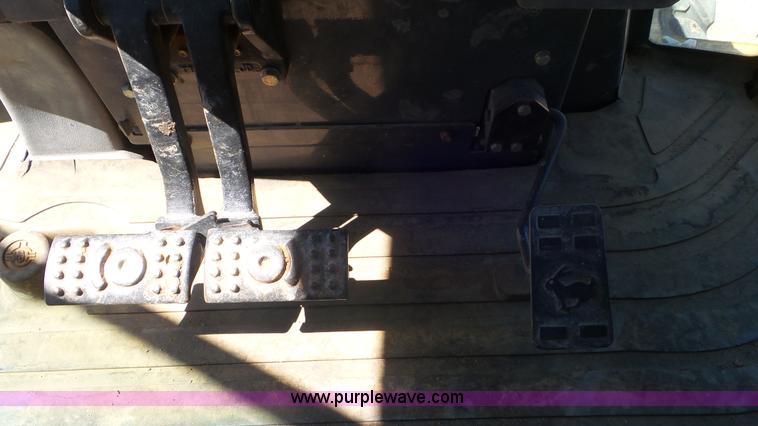 image for item J6123 2003 John Deere 310SG backhoe