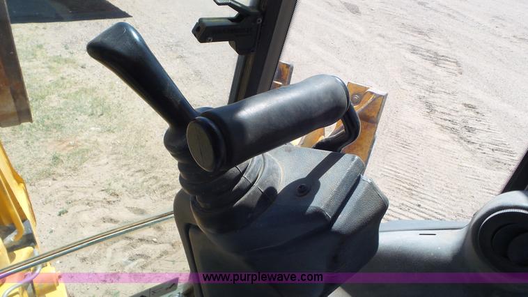 image for item J6123 2003 John Deere 310SG backhoe