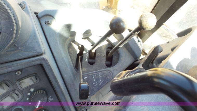 image for item J6123 2003 John Deere 310SG backhoe