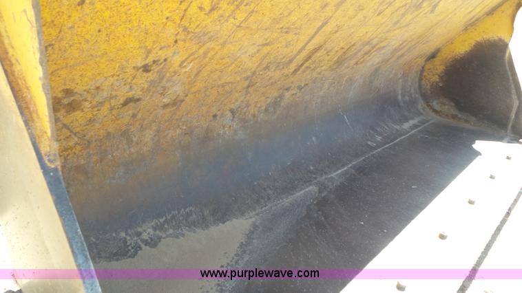 image for item J6123 2003 John Deere 310SG backhoe