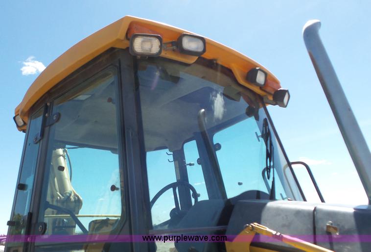 image for item J6123 2003 John Deere 310SG backhoe