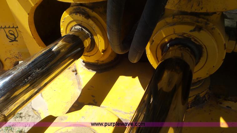 image for item J6123 2003 John Deere 310SG backhoe