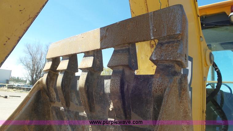 image for item J6123 2003 John Deere 310SG backhoe