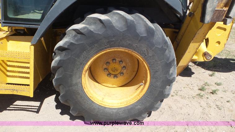 image for item J6123 2003 John Deere 310SG backhoe