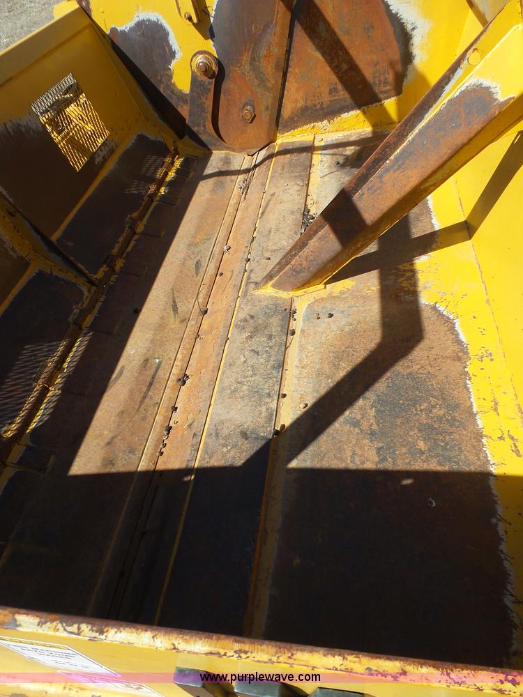 image for item J6154 2011 IMC 17C12 scraper