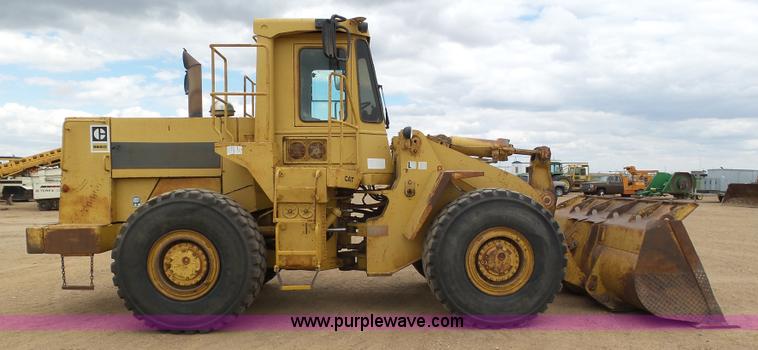 image for item J6157 1983 Caterpillar 966D wheel loader