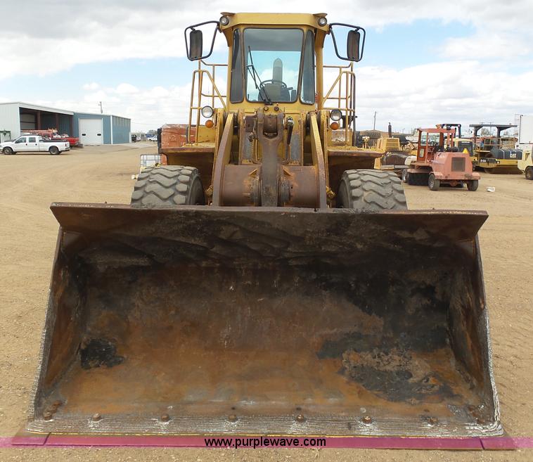 image for item J6157 1983 Caterpillar 966D wheel loader