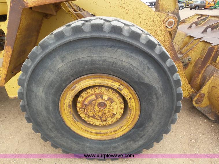 image for item J6157 1983 Caterpillar 966D wheel loader