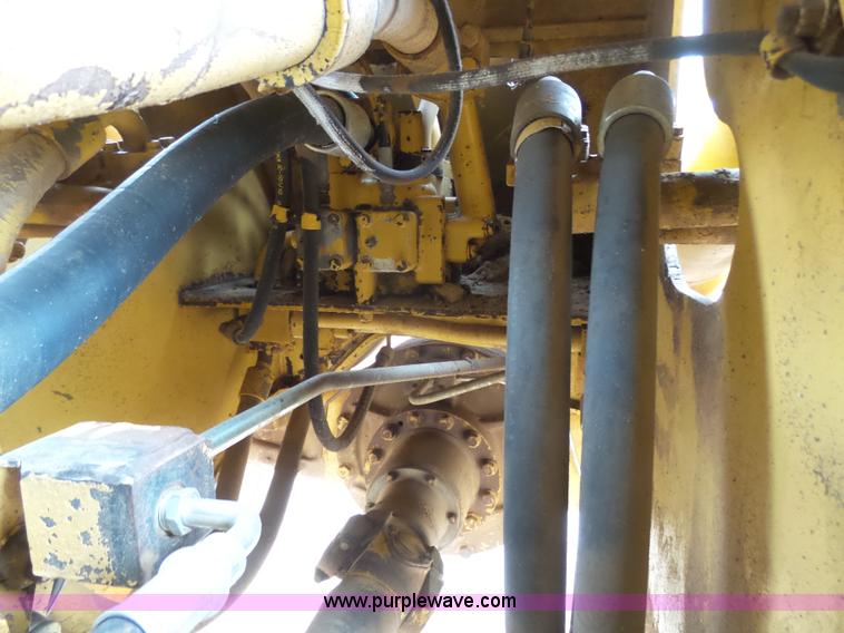 image for item J6157 1983 Caterpillar 966D wheel loader