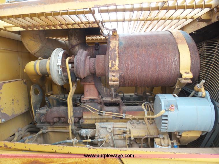 image for item J6157 1983 Caterpillar 966D wheel loader