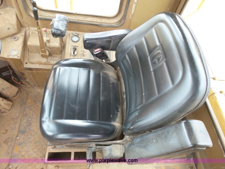 image for item J6157 1983 Caterpillar 966D wheel loader