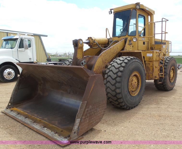 image for item J6158 1982 Caterpillar 966D wheel loader