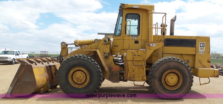 image for item J6158 1982 Caterpillar 966D wheel loader