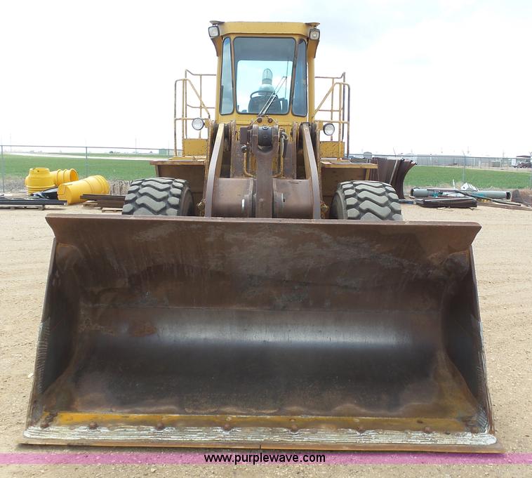 image for item J6158 1982 Caterpillar 966D wheel loader