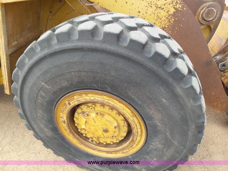 image for item J6158 1982 Caterpillar 966D wheel loader