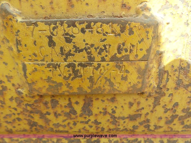 image for item J6158 1982 Caterpillar 966D wheel loader